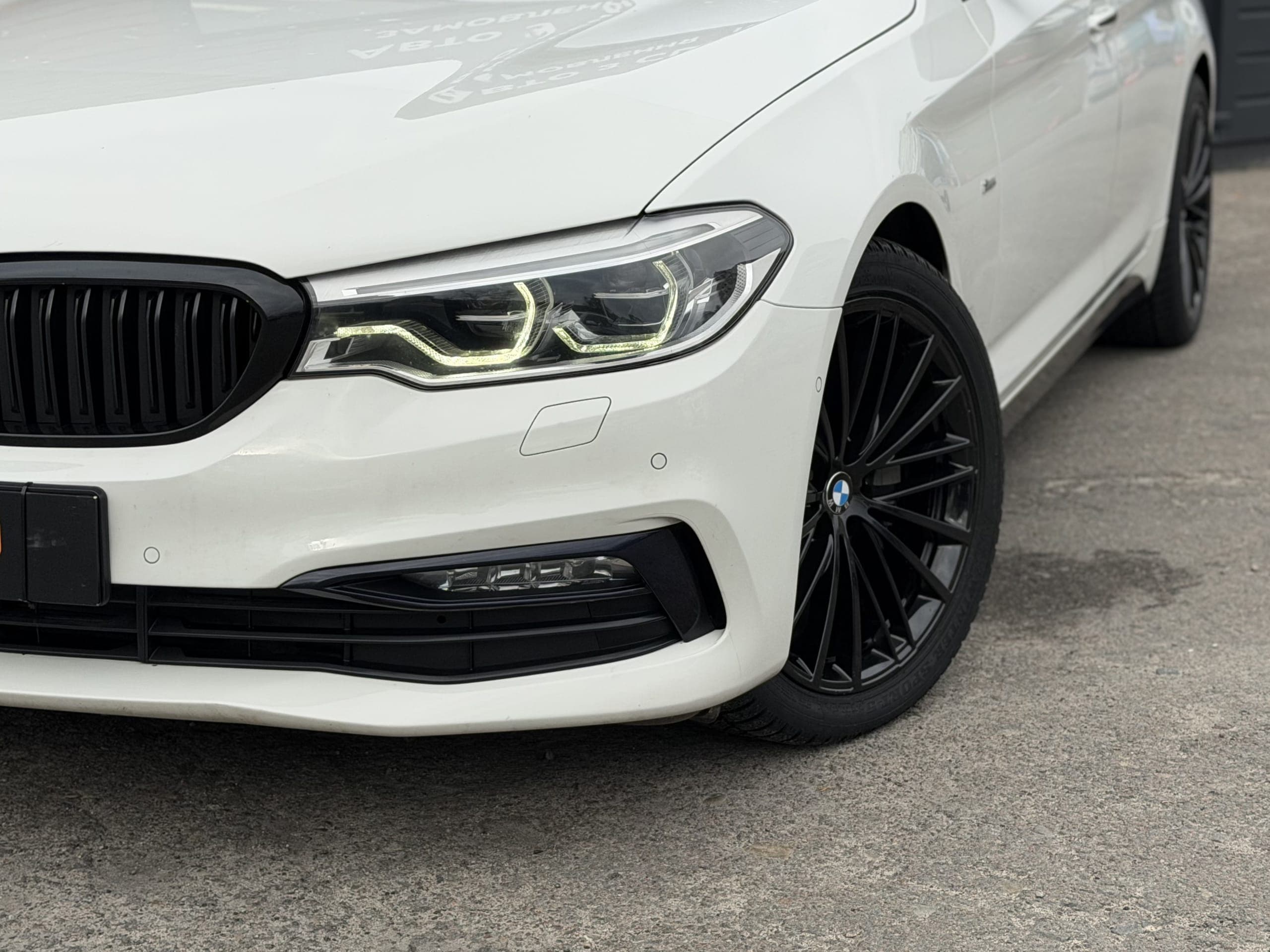 BMW 530D Sport Line — фото 4 з 55
